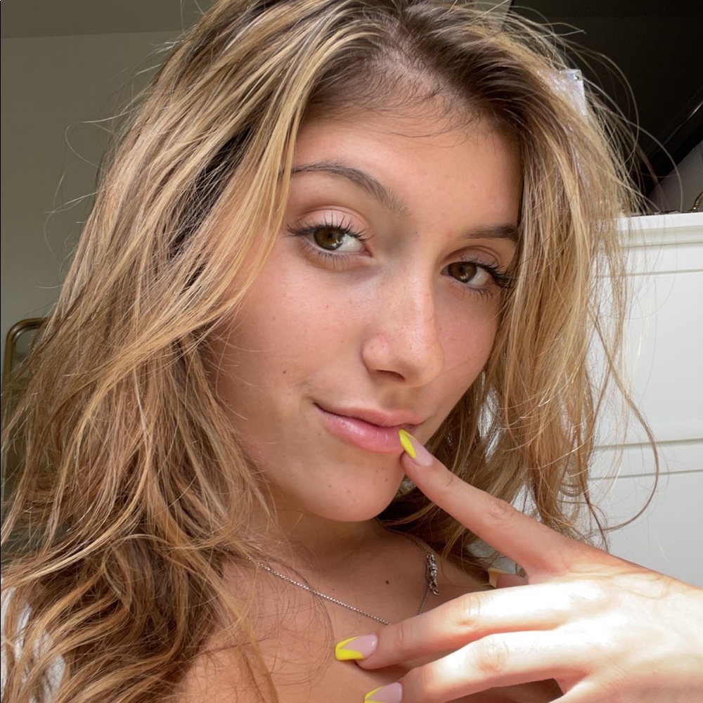 Meet your Posher, Brooke